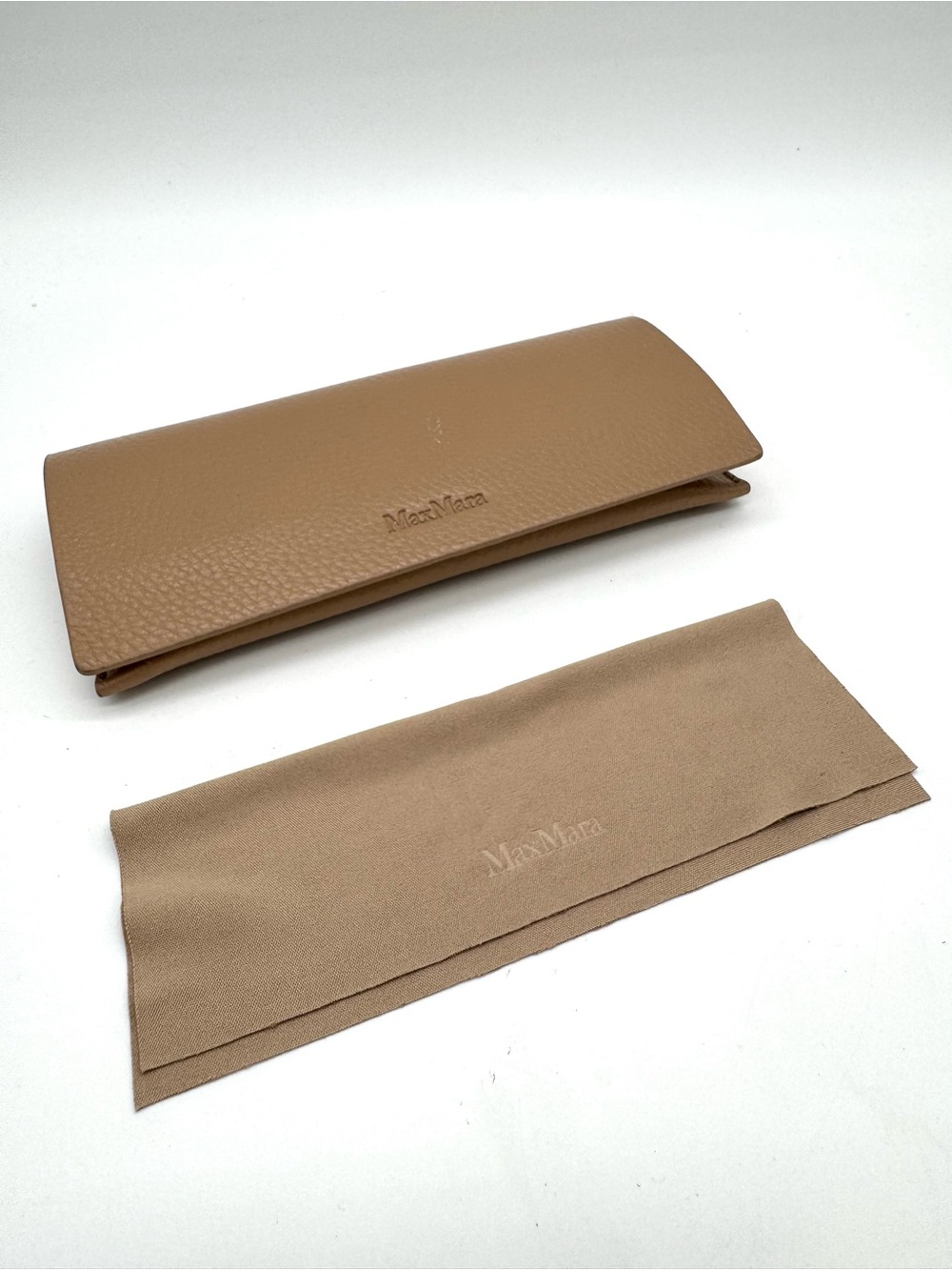 Max Mara Pebbled Leather Magnetic Closure Eye Glass Case Eyeglasses Pouch Holder